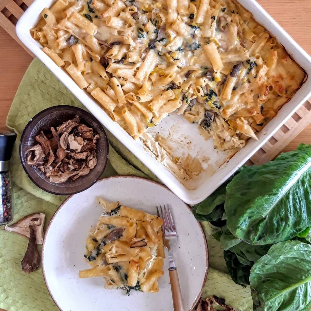 Creamy Penne Au Gratin with Spinach and Mushrooms: A Delightful Veggie Feast 1 Creamy Ograten with Penne, Spinach, and Mushrooms